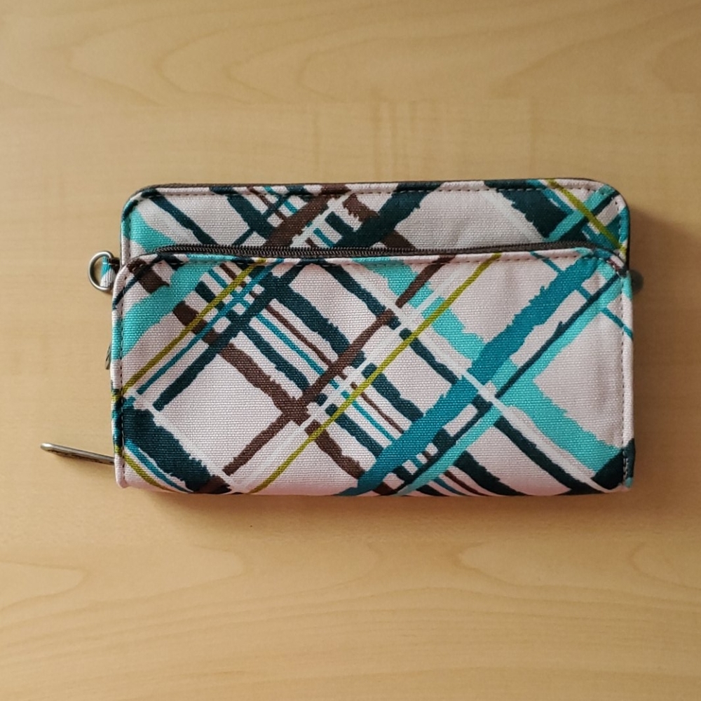 Thirty-One Free To Be Soft Wallet - Sea Plaid